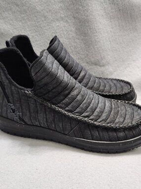 Hey Dude Shoes Black Women's 9 Camden Quilted Boots Booties Lightweight NEW